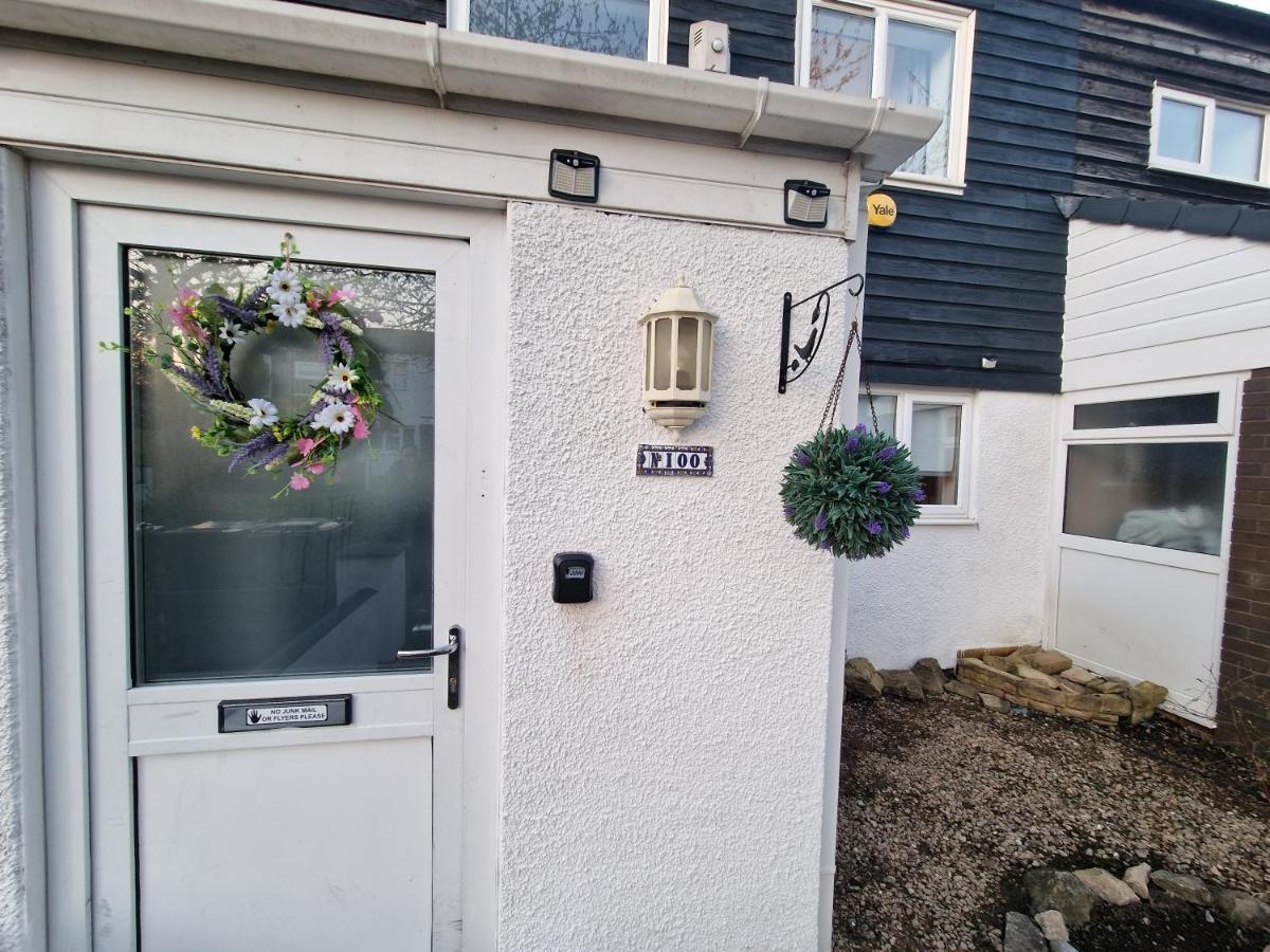 Spacious & Comfy Home- Very Close To Nec Birmingham ,Hs2 & Airport- Perfect For Contractors & Groups- Free Parking & Fast Wifi Marston Green Exterior photo